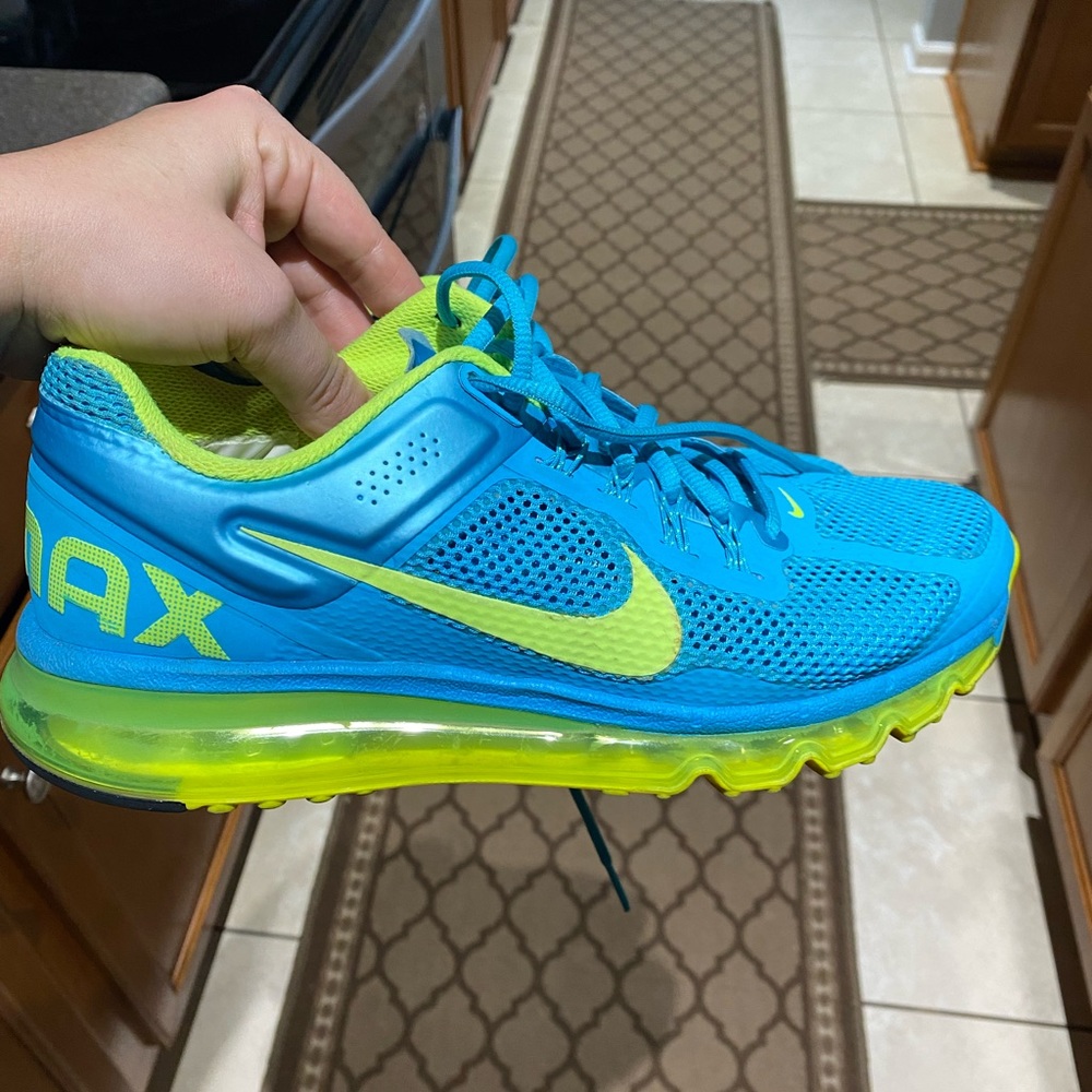 Like brand new Nike AirMax classic